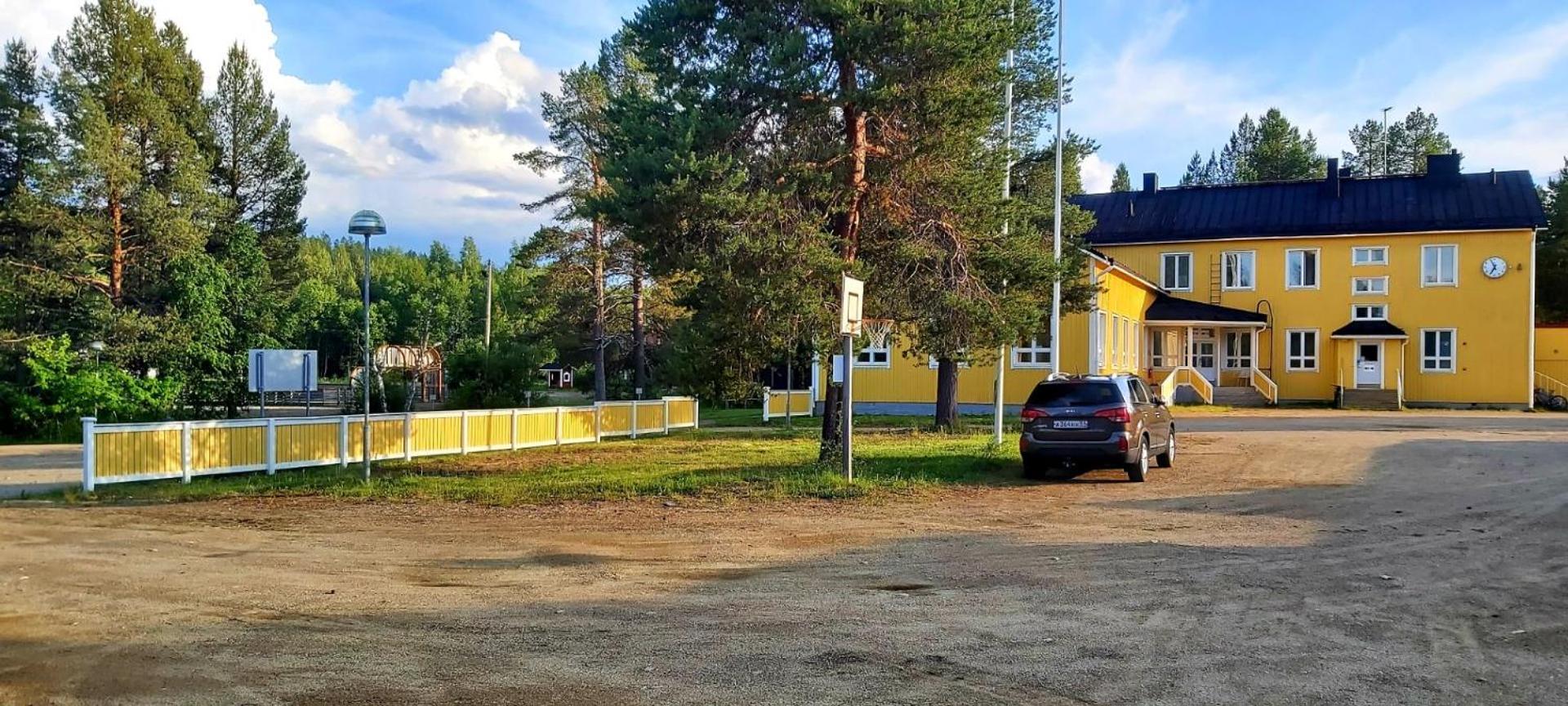 Kuukkeli Ivalo Airport Inn Exterior photo